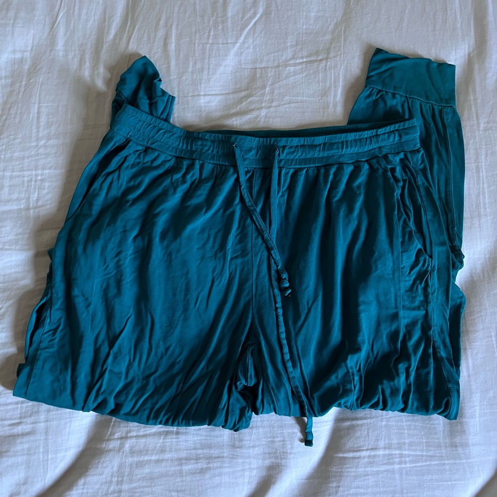 Large Kindred Bravely Everyday Lounge teal joggers